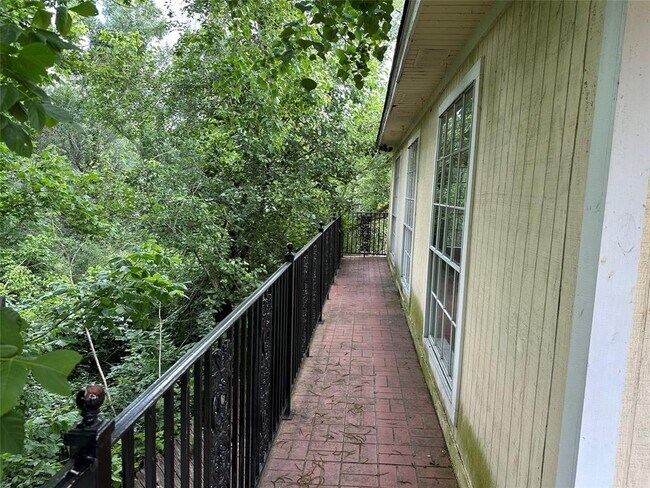 Building Photo - 9619 Camrose Ct