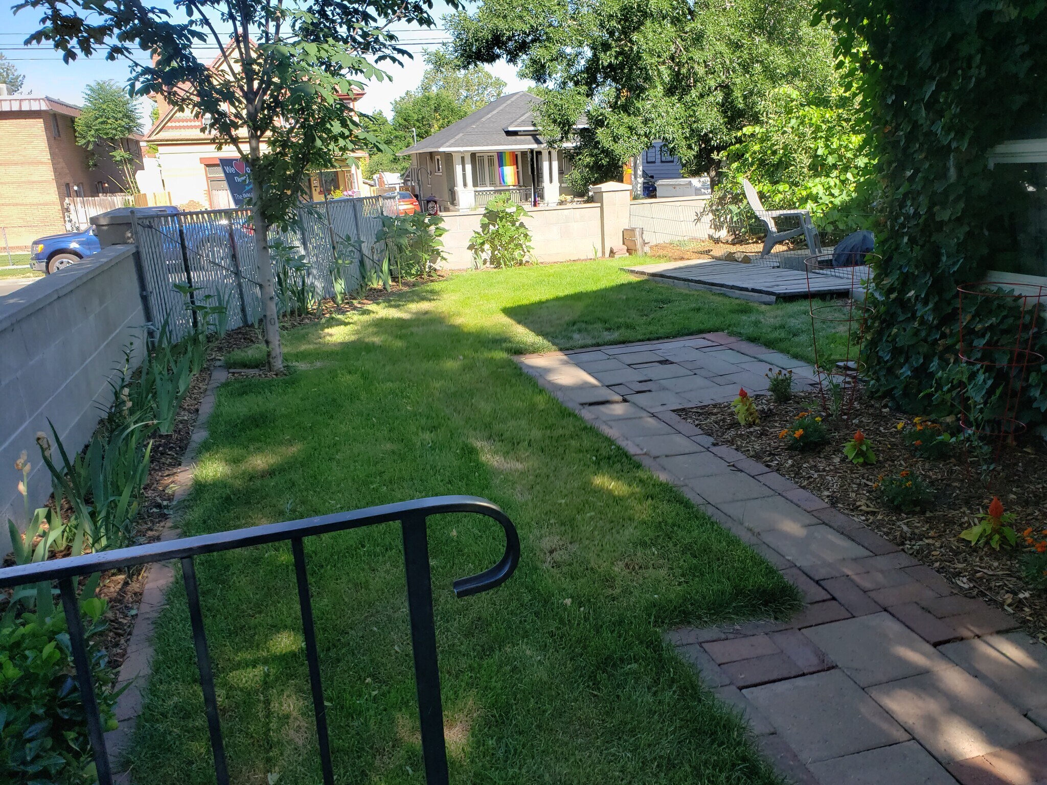 Shared Side Yard - 907 E Laird Ave