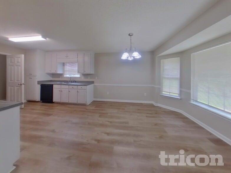 Building Photo - 372 Cheri Pl