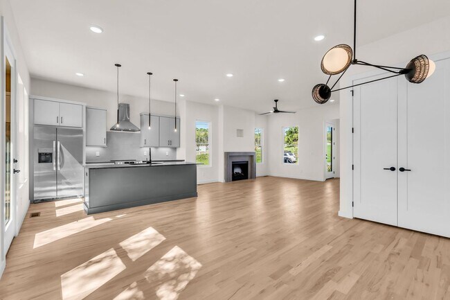 Building Photo - Amazing New Construction in North Nashville!