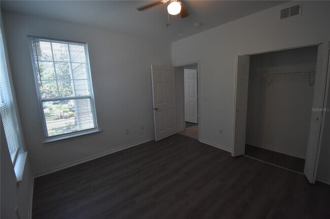 Building Photo - 2000 Erving Cir