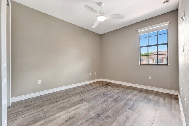 Building Photo - 10850 NW 74th Dr