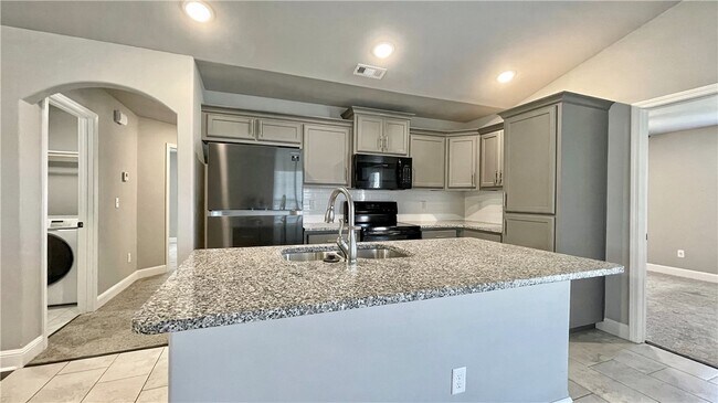 Building Photo - 1702 S K Pl