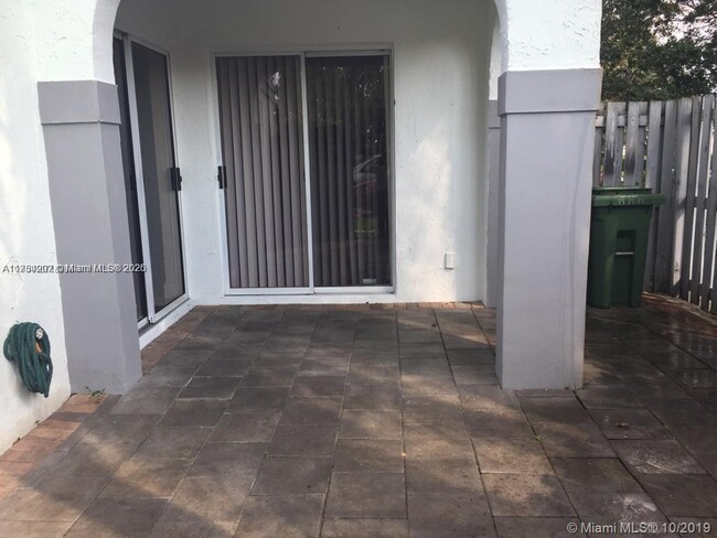 Building Photo - 1559 Springside Dr