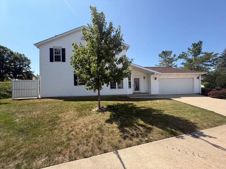 Building Photo - 7197 W Cross Creek Trl