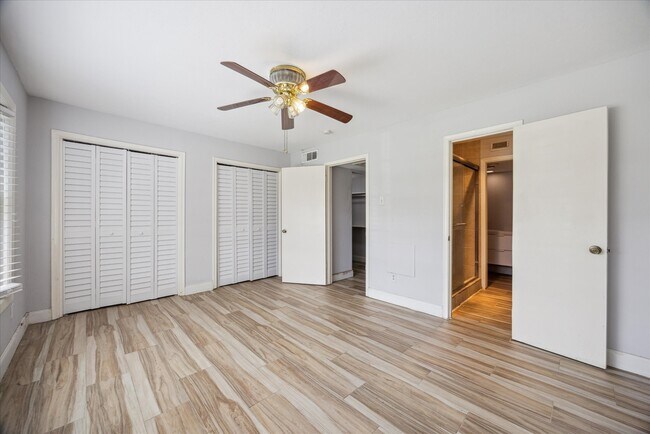 Building Photo - 7600 Burgoyne Dr.
