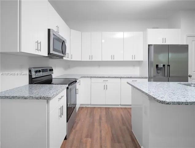 Building Photo - 8007 Vega Ct