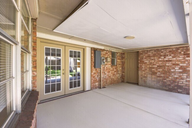 Building Photo - 25302 Friar Lake Ln