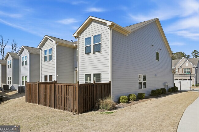 Building Photo - 504 Elm Bluff Way