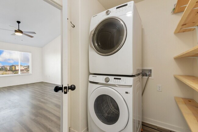 Building Photo - 1810 Covered Bridge Pkwy