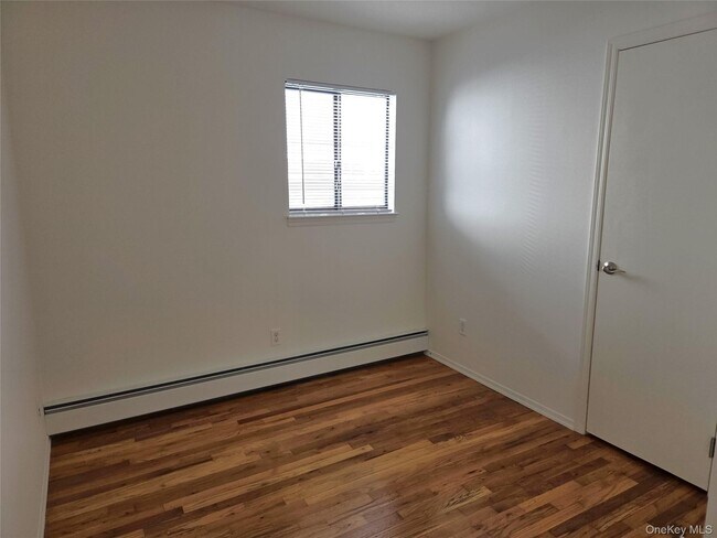 Building Photo - 74 Ashwood Rd