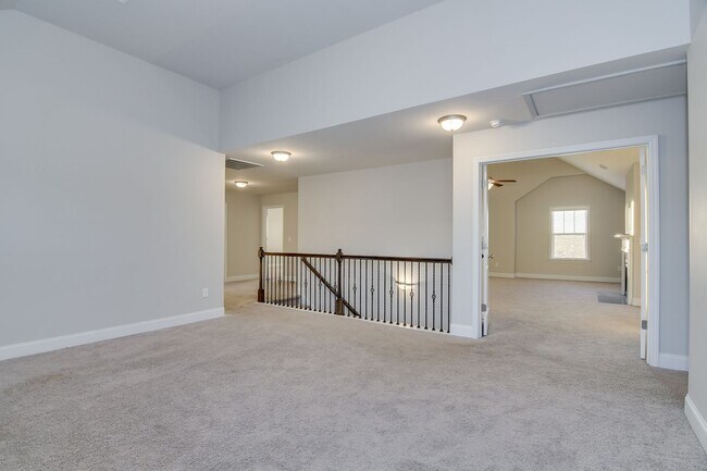 Building Photo - Large House in Grovetown!