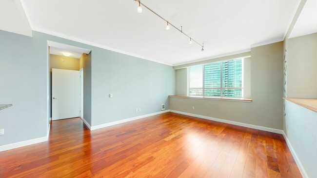 Building Photo - South Beach 23rd Floor Views! Bring pets! ...
