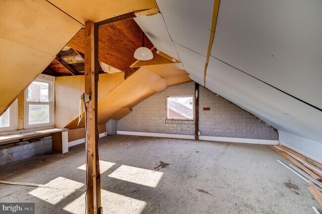 Building Photo - 121 W Arch St