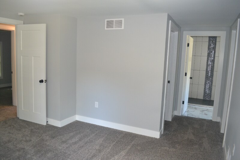 Building Photo - 5581 E Main St