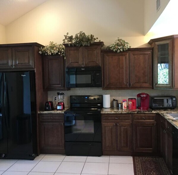 Building Photo - 9252 Ketay Cir