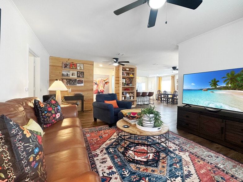 Building Photo - 402 Wallace Dean Rd