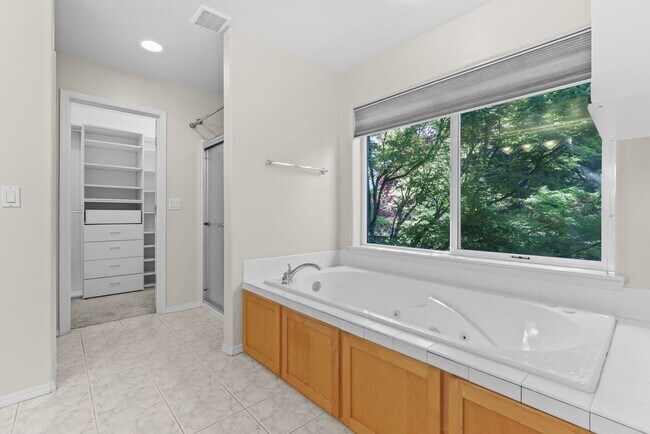 Building Photo - FOR RENT: CORNER LOT, Immaculate, lovely and spacious home - 5 bed, 3 bath + bonus room with 3-ca...