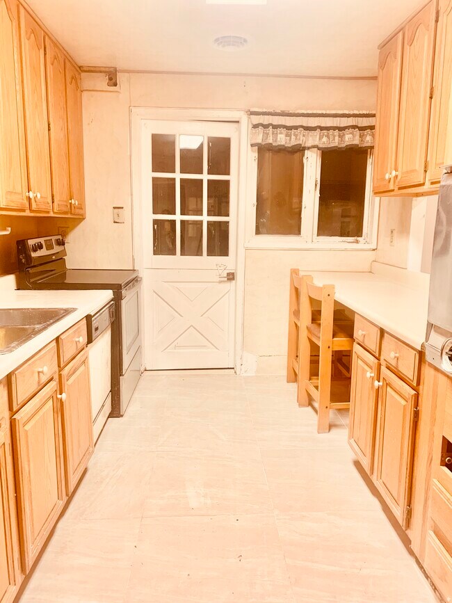 Kitchen - 3134 Stoney Creek Rd