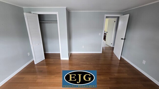 Building Photo - 158 Beech St