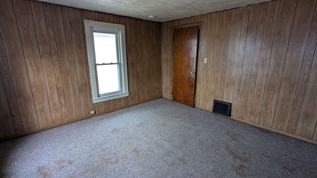 Building Photo - Charming two-bedroom, one-bath house in Canton
