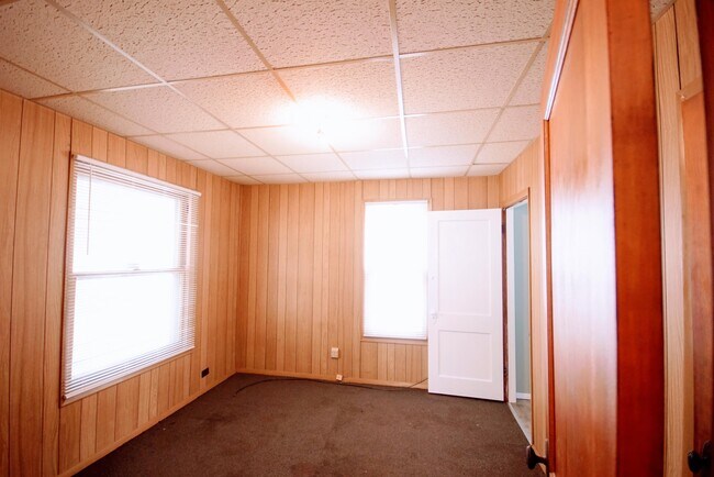 Building Photo - 500 NE Wilson Ave