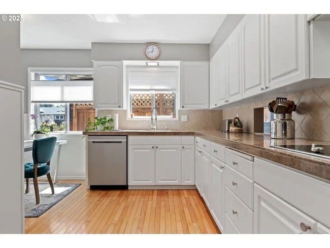Building Photo - Charming 4-Bed Ranch Home with In-Ground P...