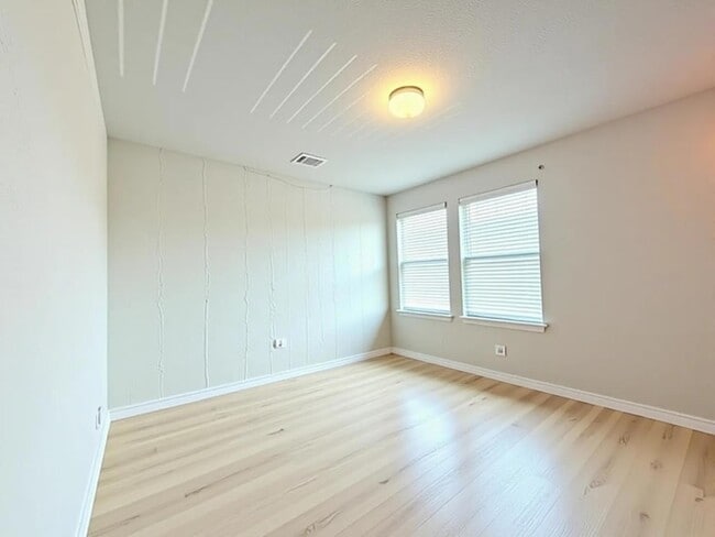 Building Photo - 11816 Offaly Dr