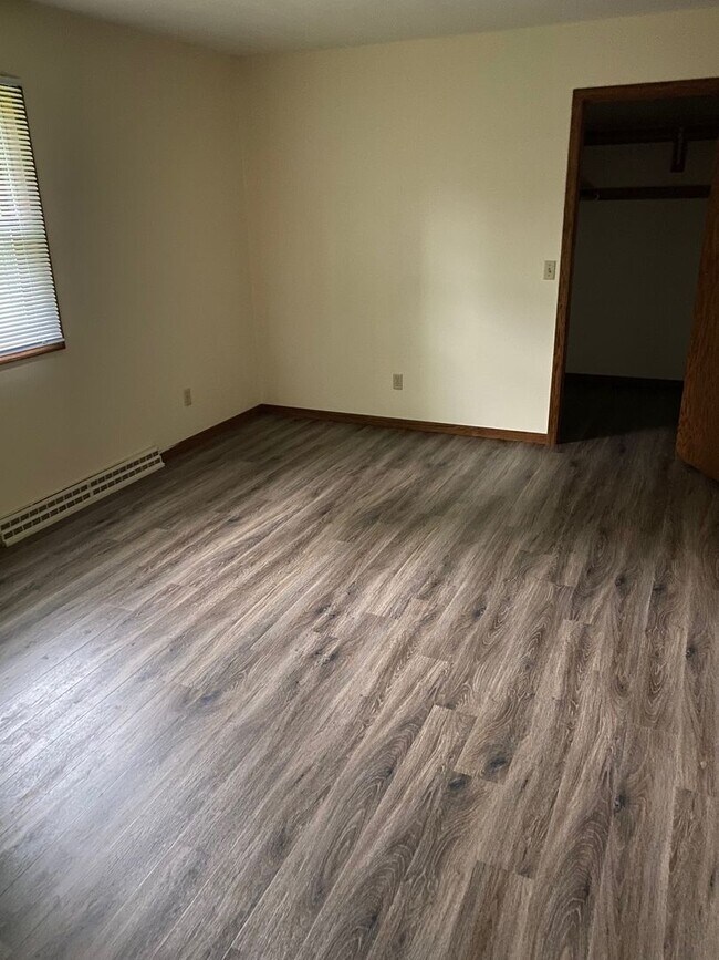 Building Photo - 2291-2293 White Oak Trail