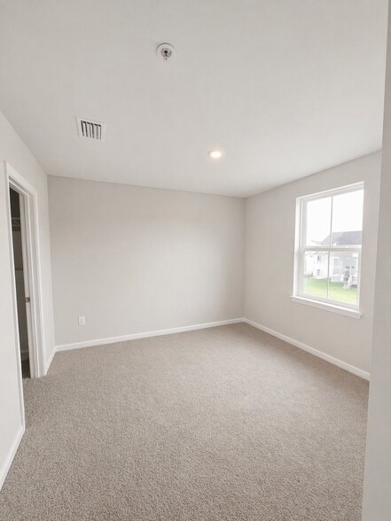 Building Photo - 53 Bristoe Sta Rd