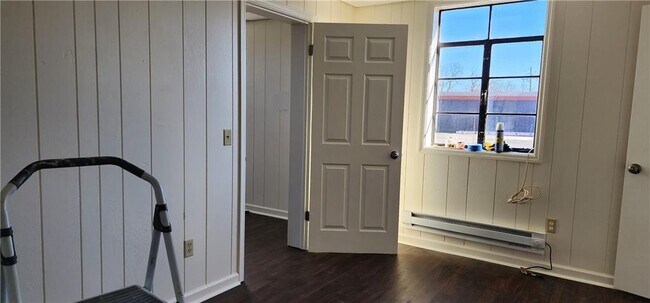 Building Photo - 15 S Main St