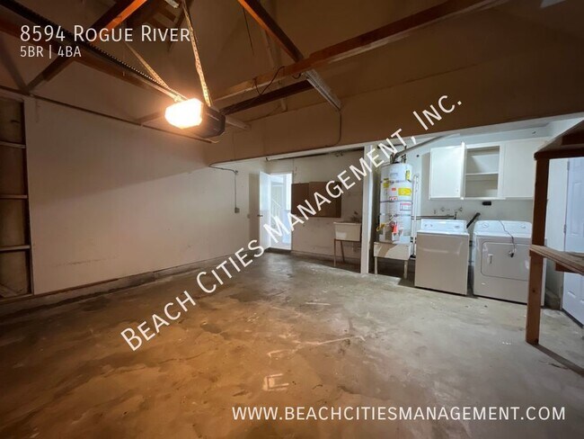 Building Photo - 8594 Rogue River Ave