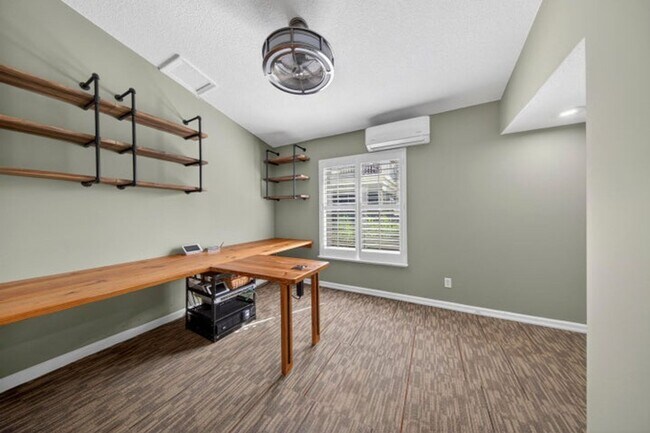 Building Photo - 9121 Paragon Way