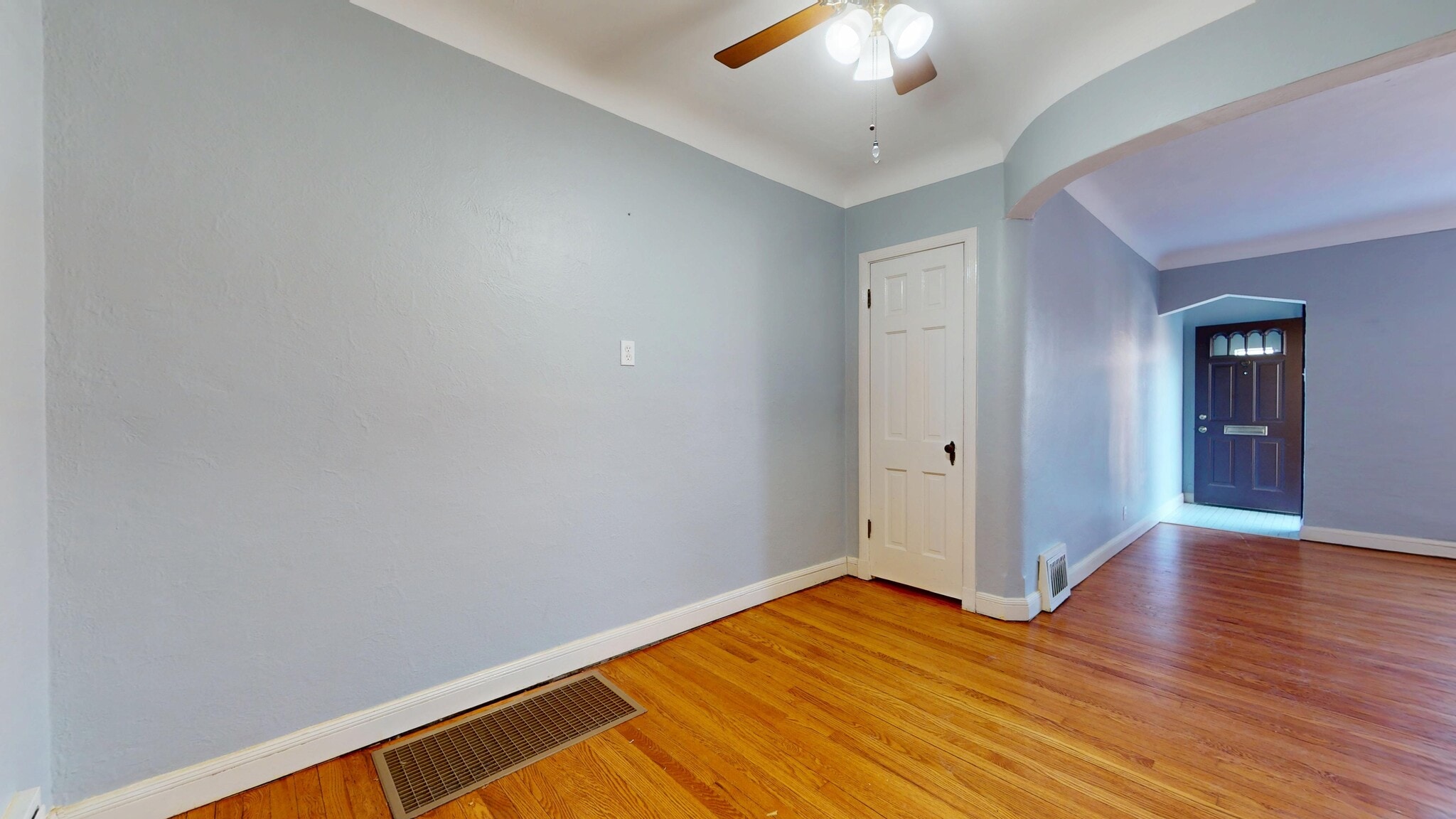 Building Photo - 5816 Mardel Ave