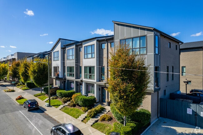 Building Photo - Melpark Village