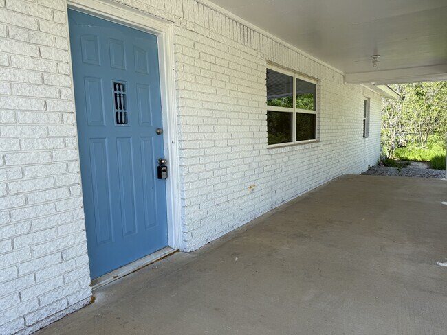 Building Photo - 39 Melody Ln