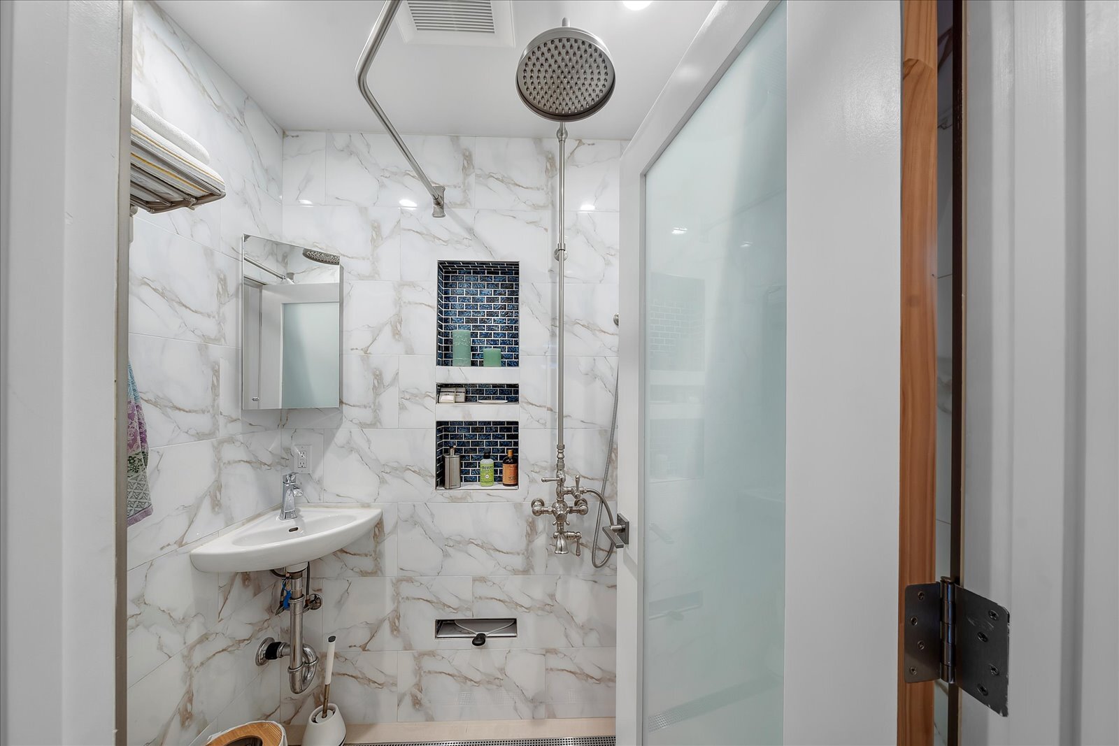 Building Photo - 760 Manhattan Beach Blvd