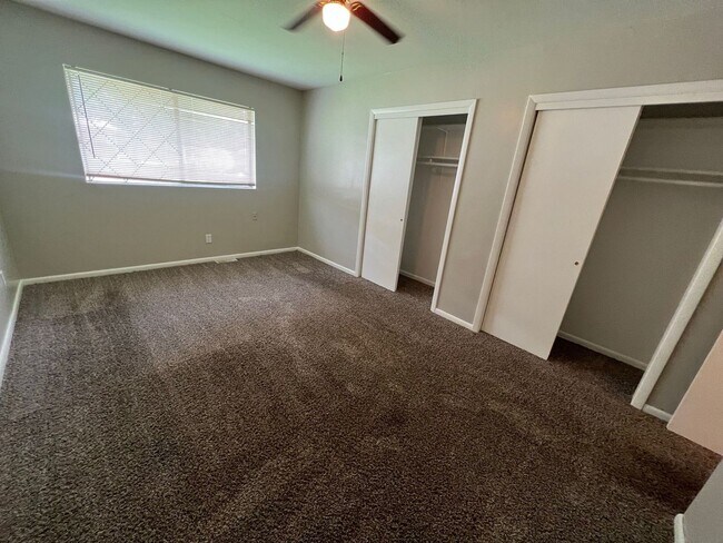 Building Photo - Coming Soon! Charming 2Bed/1Bath Duplex