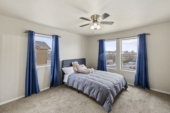 Building Photo - "Beautiful Townhome 3-Bedroom  2.5 Baths no carpet home, just 7 minutes from Fort Carson!"