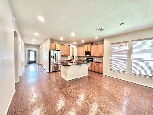 Building Photo - 25323 Lisburn Dr