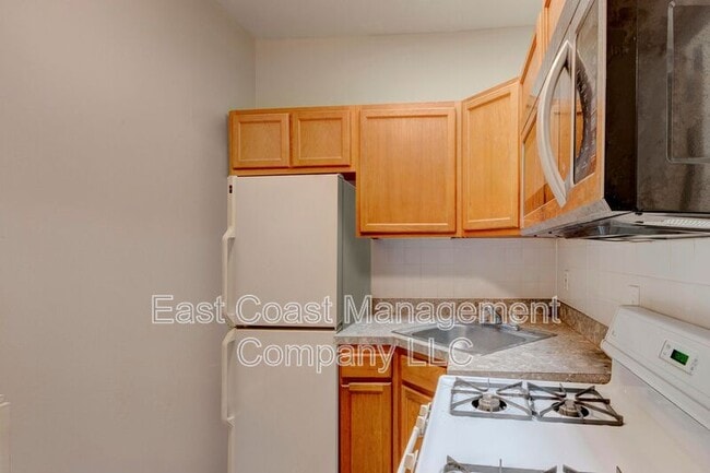 Building Photo - 2348 Eutaw Pl