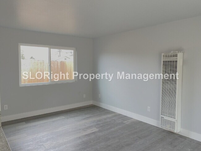 Building Photo - AVAILABLE APRIL - Renovated 1 Bed / 1 Bath Grover Apartment