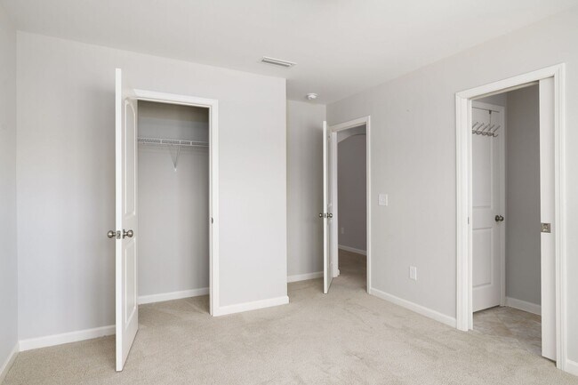 Building Photo - For Rent Winston Salem