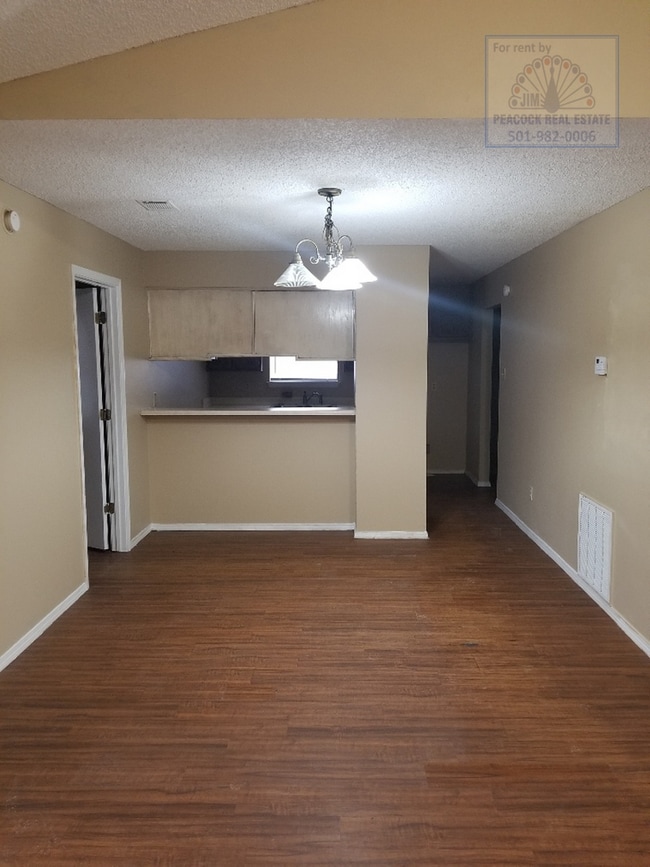 Building Photo - 20 Fieldcrest Ln