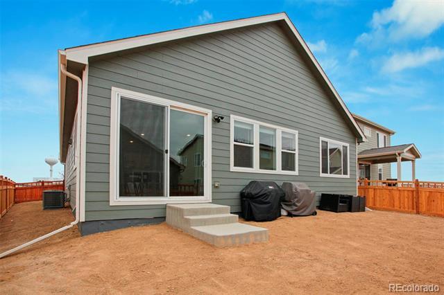 Building Photo - 4140 Lake St