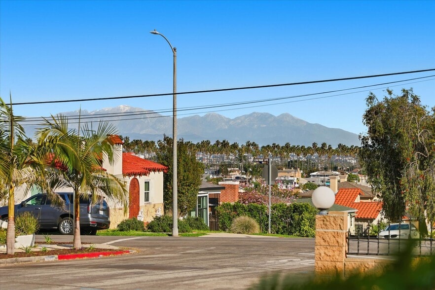 Building Photo - 4312 W 59th St