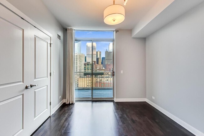 Building Photo - 720 W Randolph St