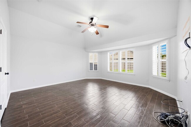 Building Photo - 601 Dunlavy Ln