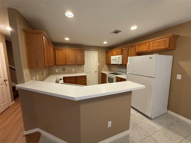 Building Photo - 9110 Prairie Trails Dr