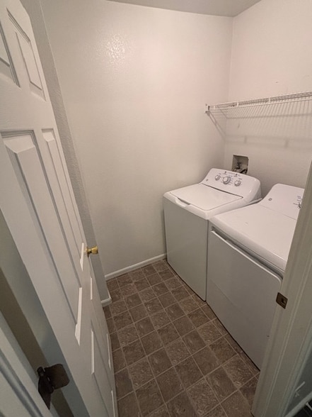 Building Photo - 433 W 91st Cir